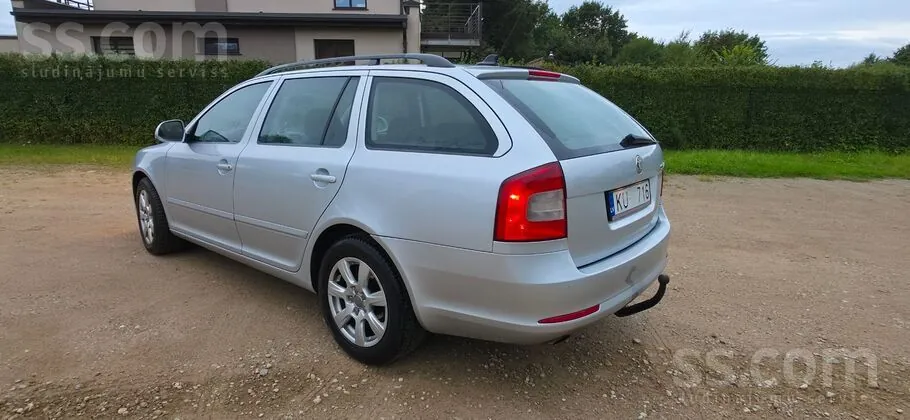 Skoda Octavia 2010 photo 3