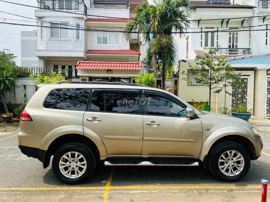 Mitsubishi Pajero Sport 2015 photo 2