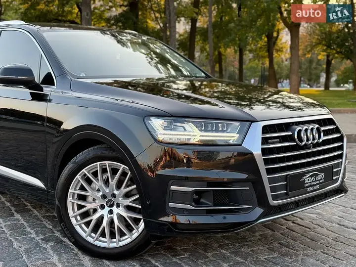 Audi Q7 2016 photo 2