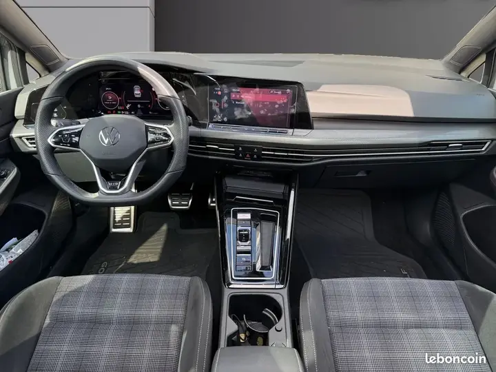 Volkswagen Golf 2023 photo 2