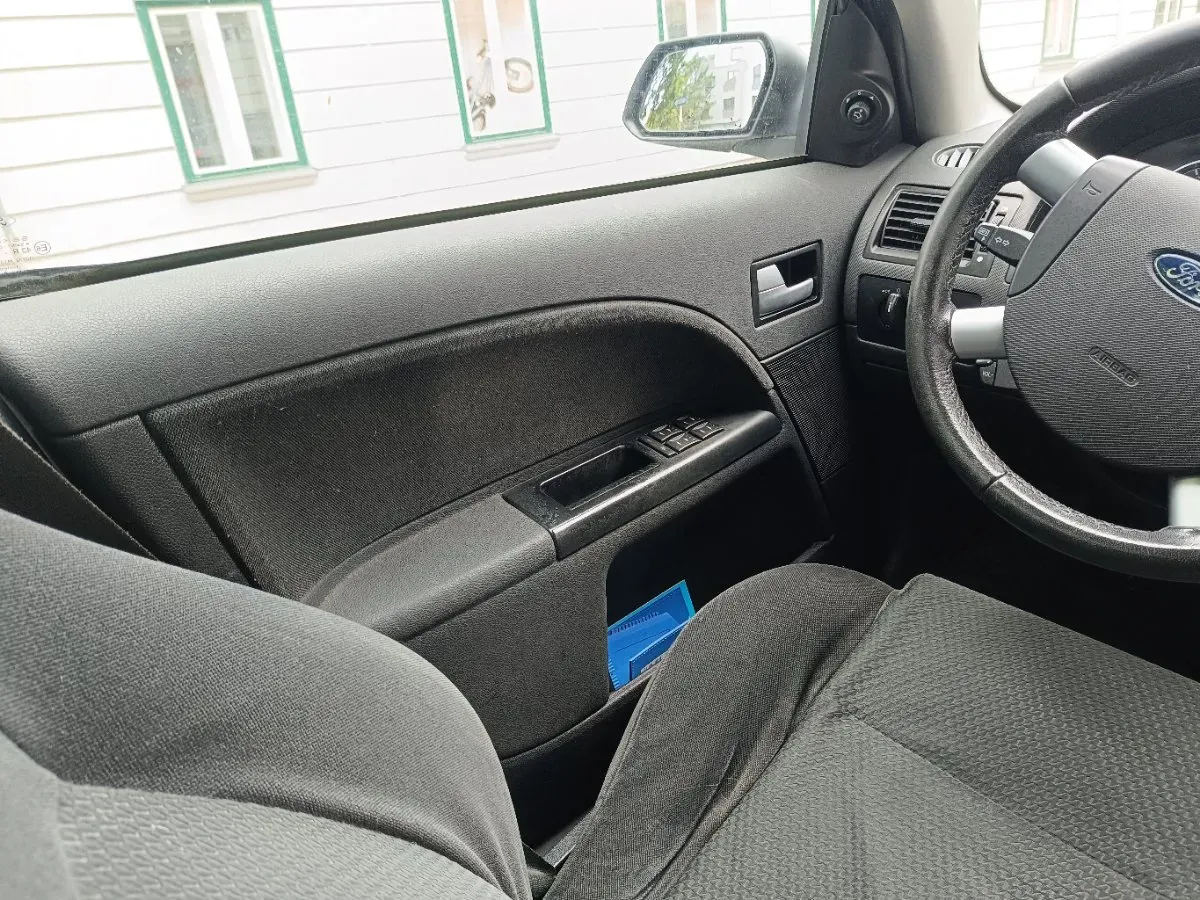 Ford Mondeo 2002 photo 2