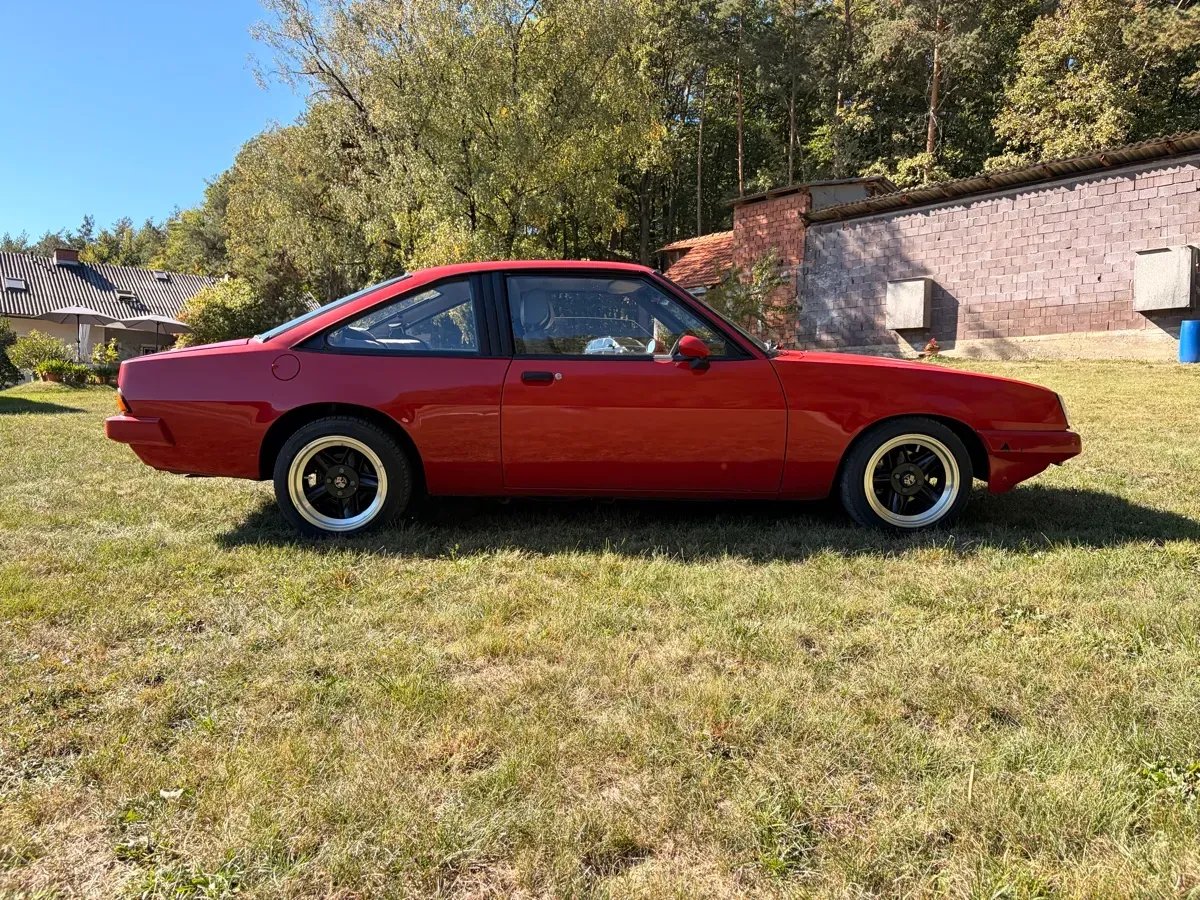 Opel Manta 1986 photo 2