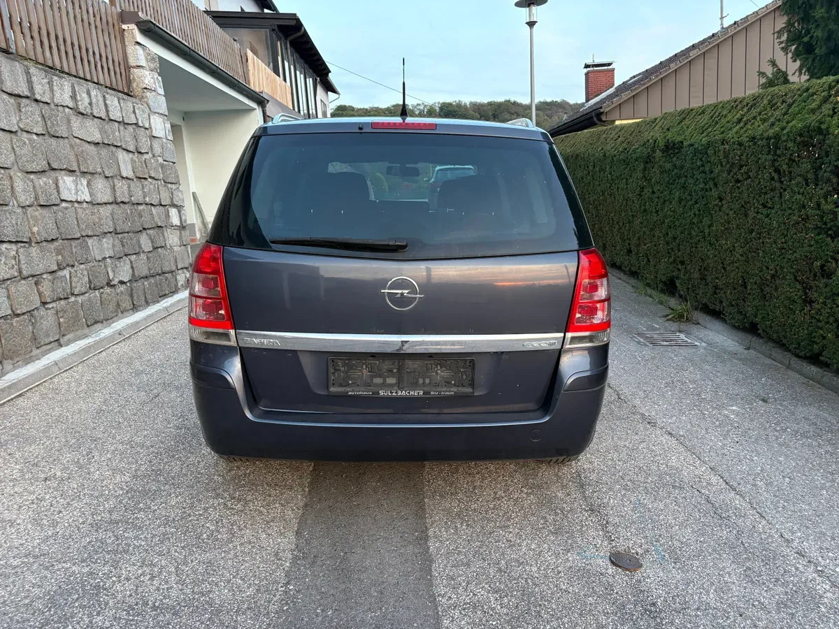 Opel Zafira 2010 photo 3
