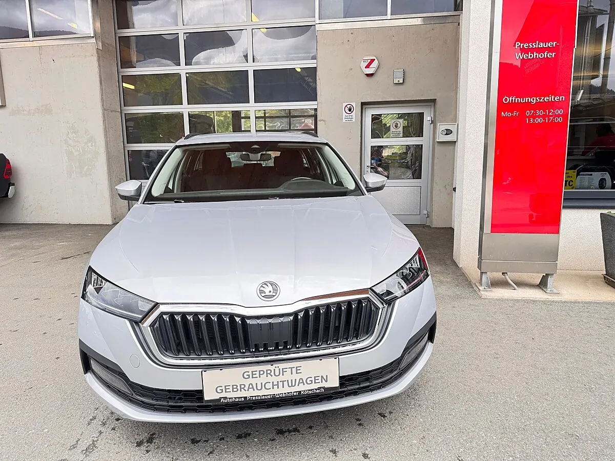 Skoda Octavia 2022 photo 2