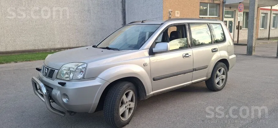 Nissan X-Trail 2004 photo 2