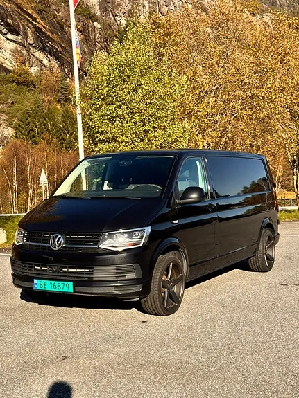 Volkswagen Transporter 2018 photo 2