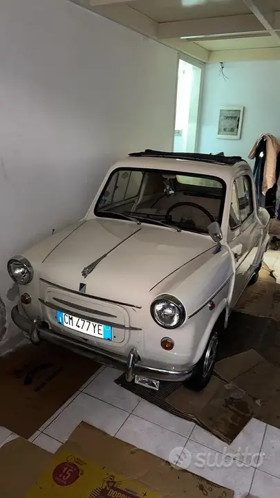 Piaggio Vespa 400
