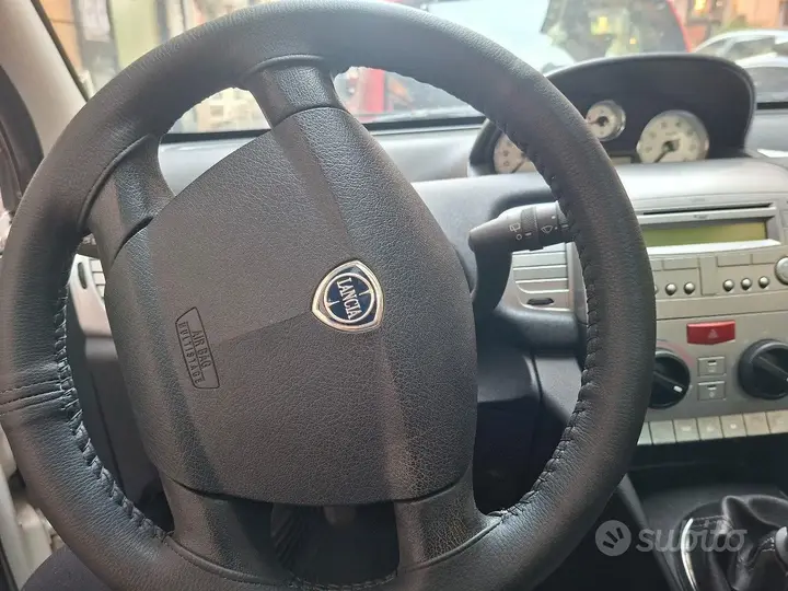 Lancia Y