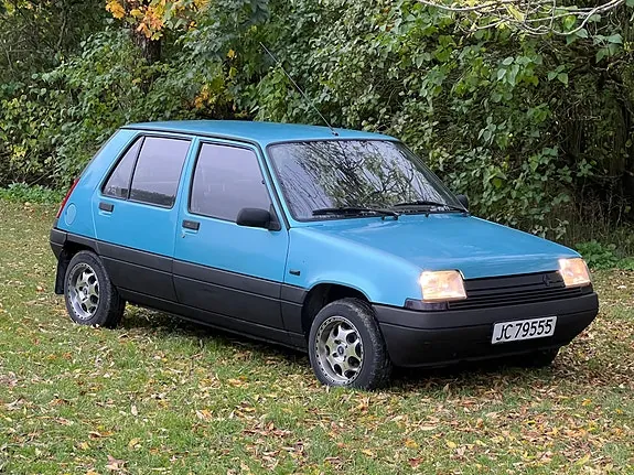 Renault 5 1986 photo 2