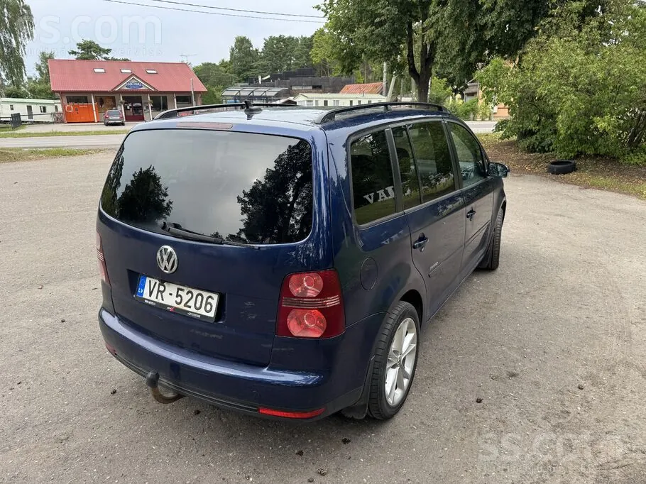 Volkswagen Touran 2008 photo 3