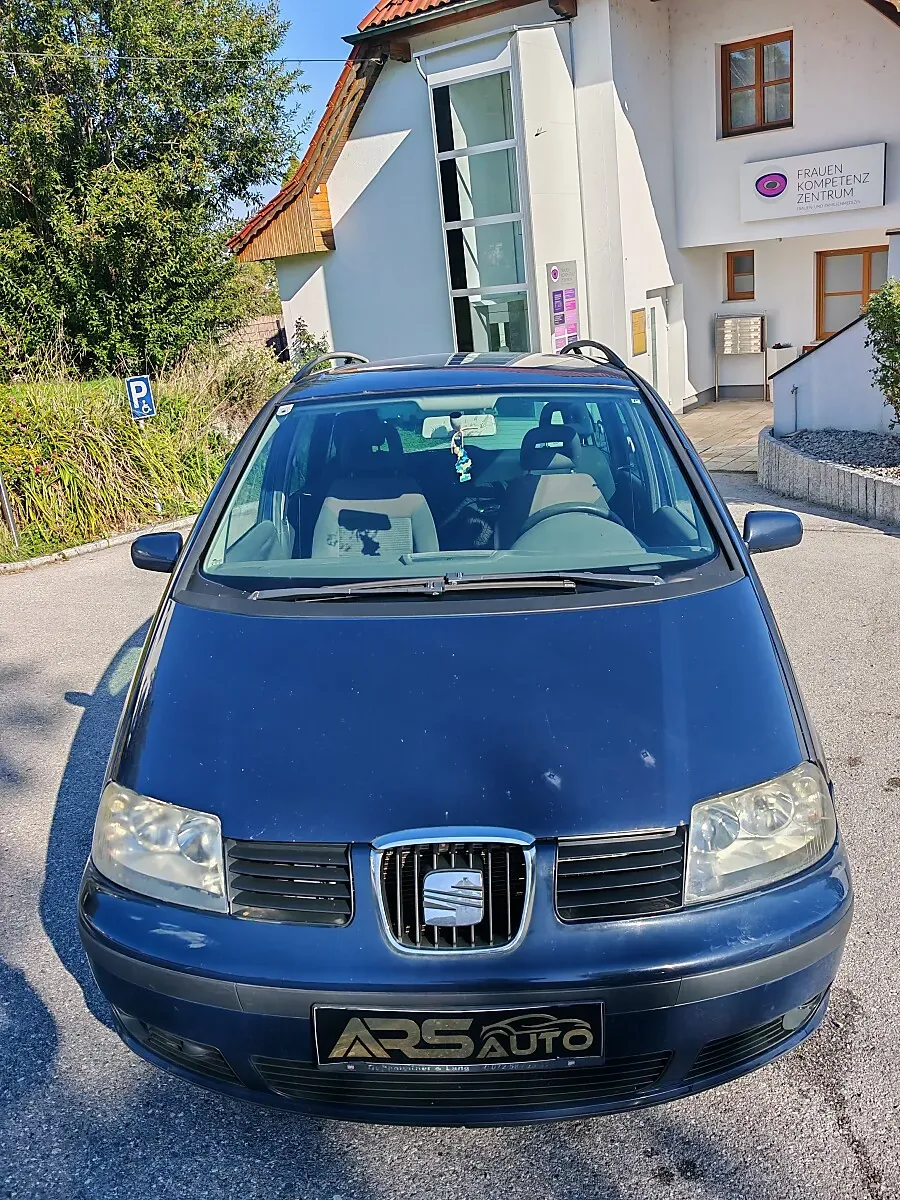 Seat Alhambra 2007 photo 2