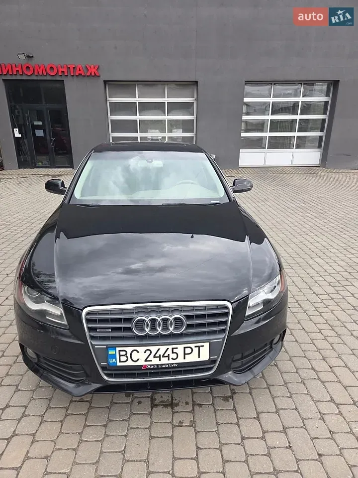 Audi A4 2011 photo 2