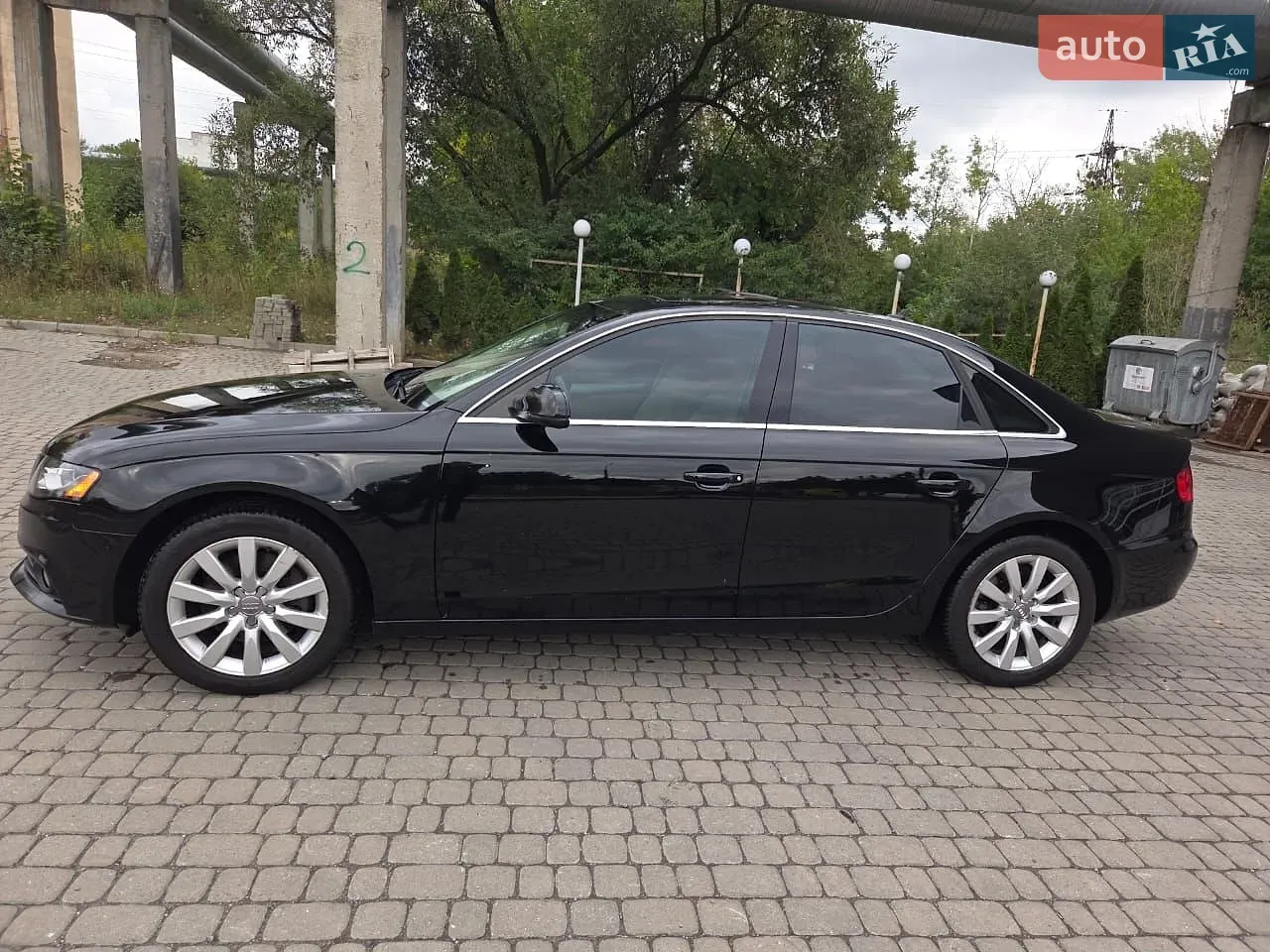 Audi A4 2011 photo 4