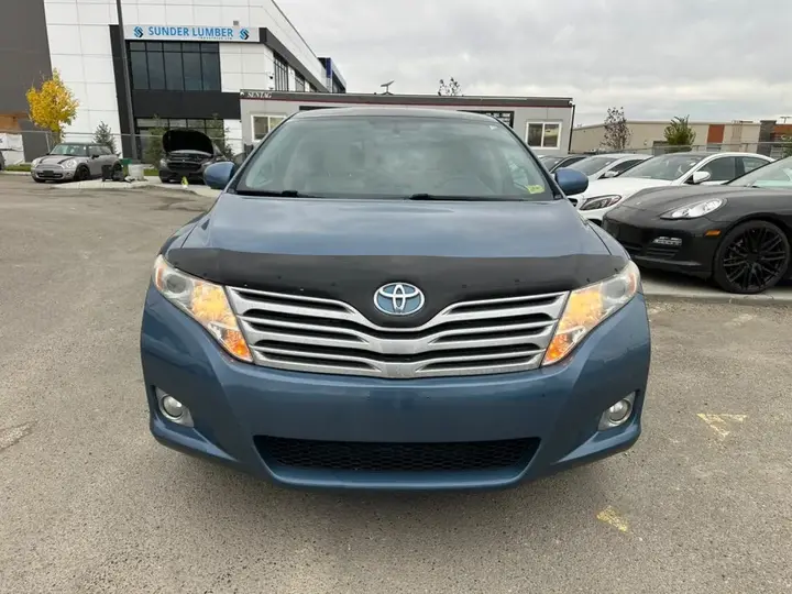 Toyota Venza 2010 photo 2