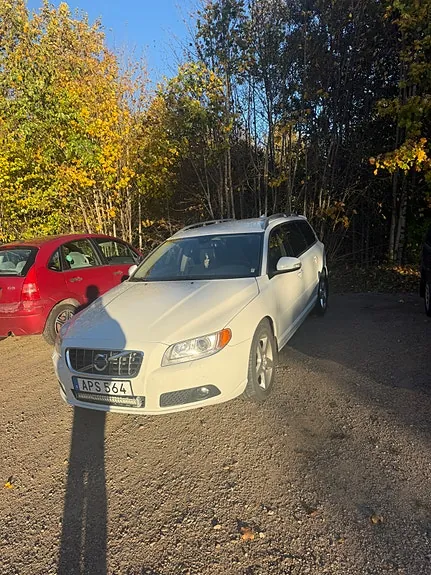 Volvo V70 2010 photo 3