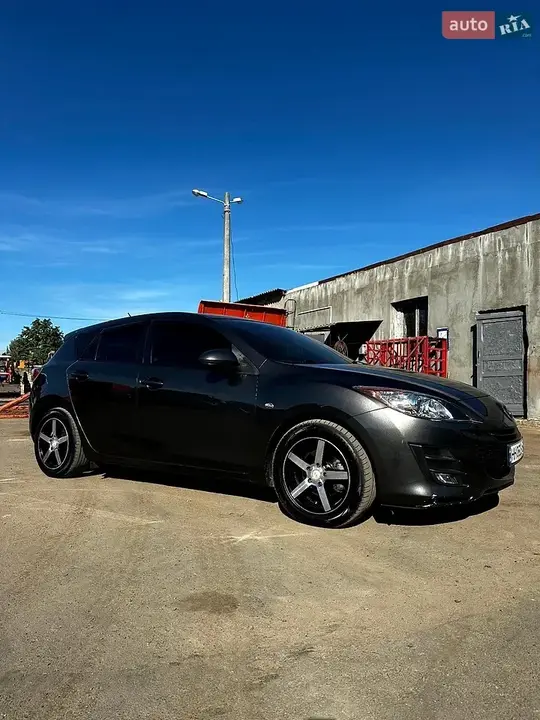 Mazda 3 2010 photo 3