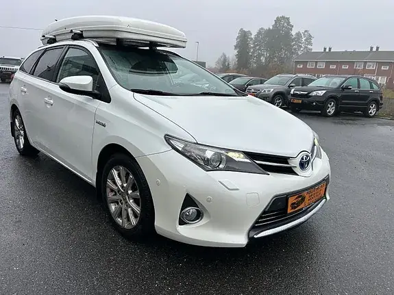 Toyota Auris 2014 photo 3