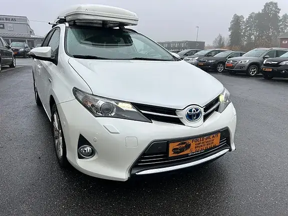 Toyota Auris 2014 photo 2