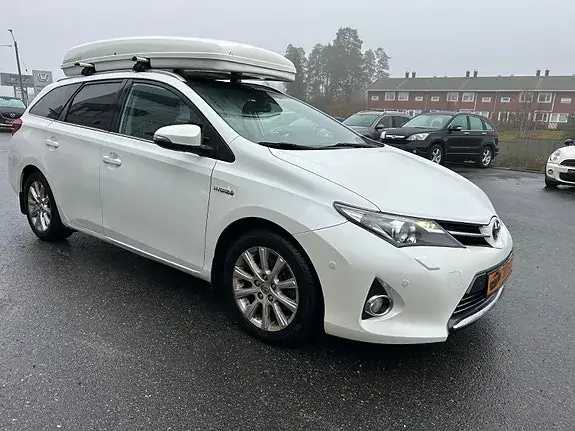 Toyota Auris 2014 photo 5