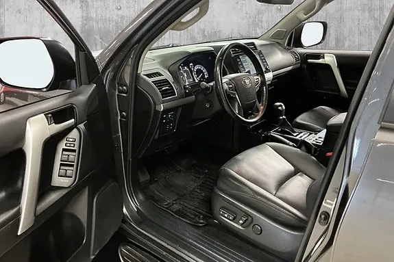 Toyota Land Cruiser 2022 photo 3