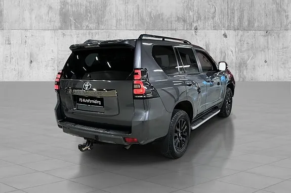 Toyota Land Cruiser 2022 photo 2
