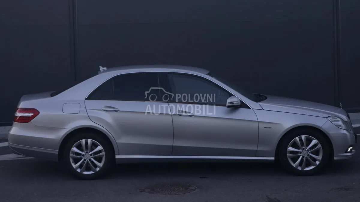 Mercedes-Benz E 250 2010 photo 2