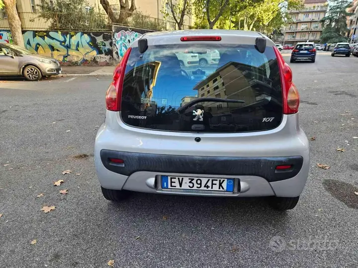 Peugeot 107 2010 photo 5