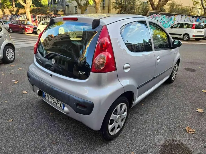 Peugeot 107 2010 photo 4