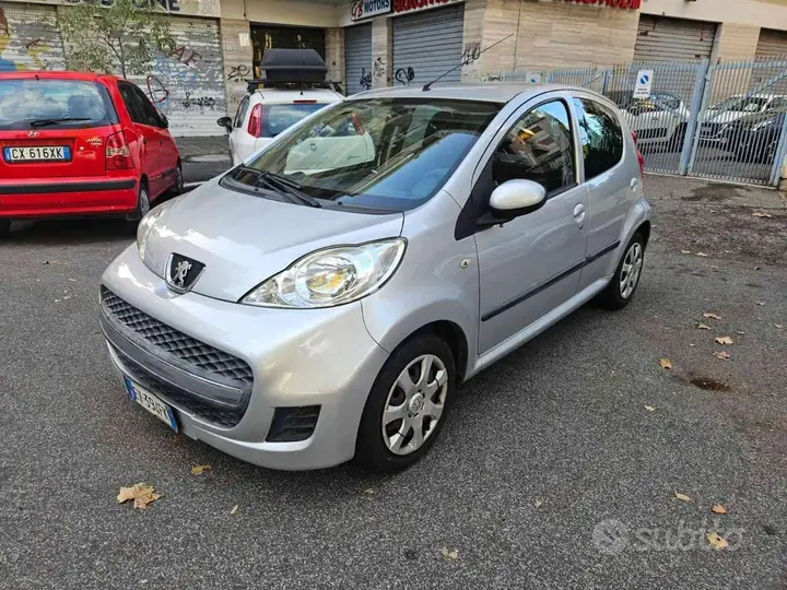Peugeot 107 2010 photo 3