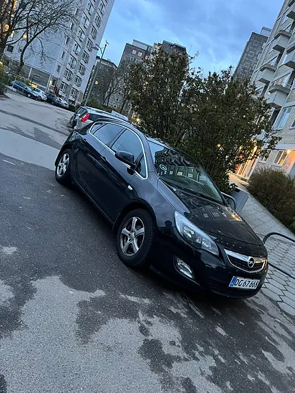 Opel Astra 2010 photo 3