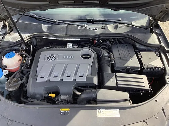 Volkswagen Passat 2014 photo 2