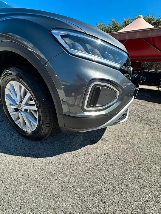 Volkswagen T-Roc 2023 photo 3