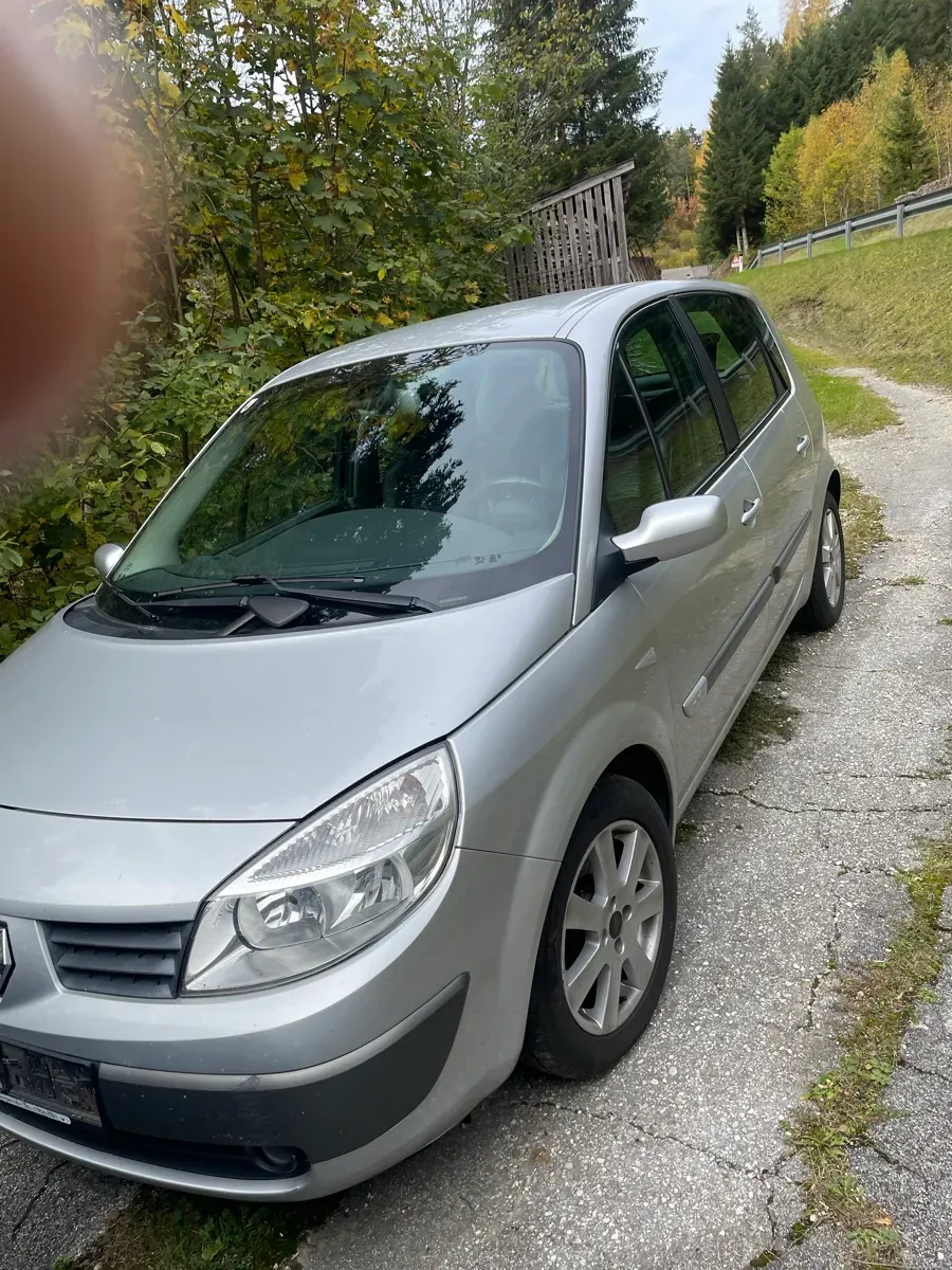 Renault Scenic 2005 photo 2
