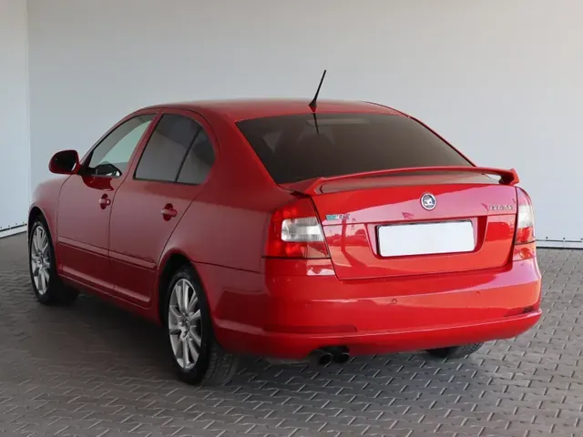 Skoda Octavia 2011 photo 3