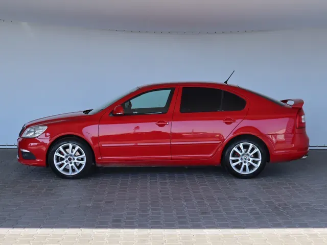 Skoda Octavia 2011 photo 2