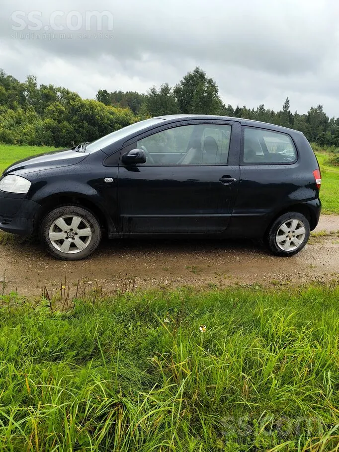 Volkswagen Fox 2005 photo 2