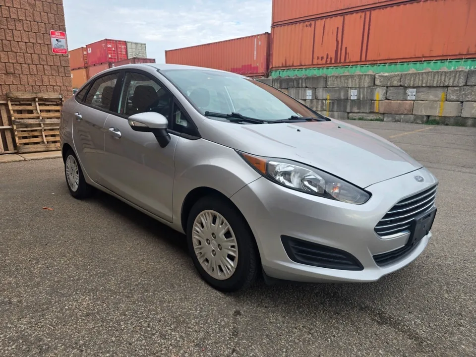 Ford Fiesta 2014 photo 2