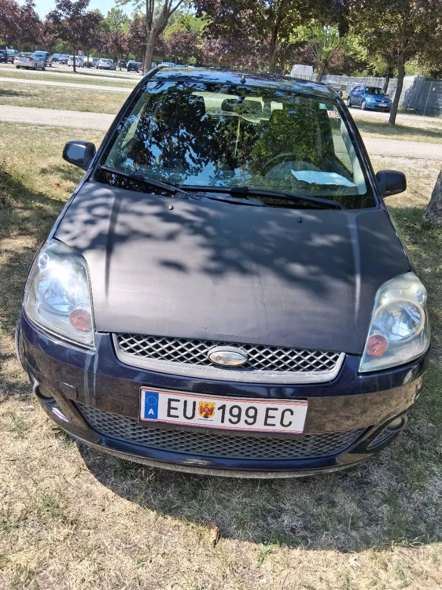 Ford Fiesta 2007 photo 2