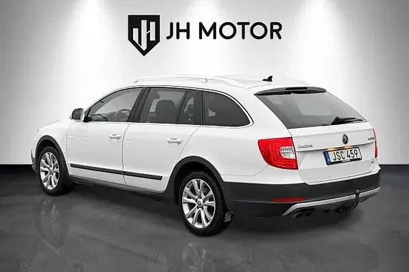 Skoda Superb 2015 photo 4