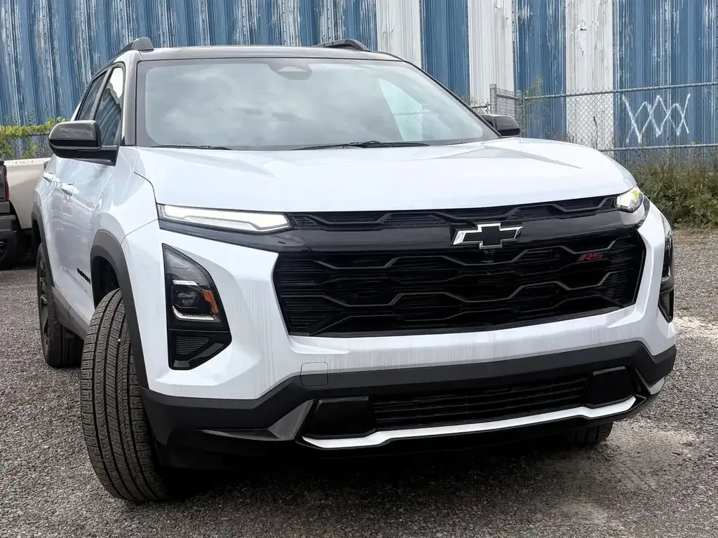 Chevrolet Equinox 2026 photo 2