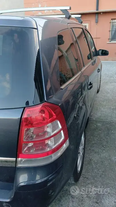 Opel Zafira 2010 photo 4
