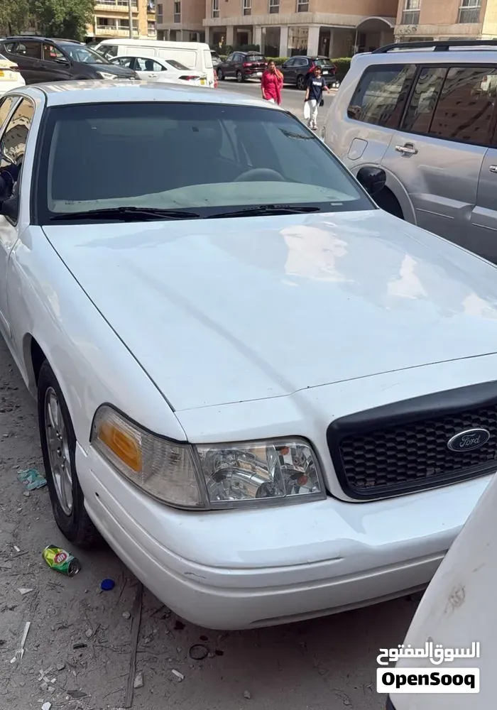 Ford Crown Victoria 2002 photo 5