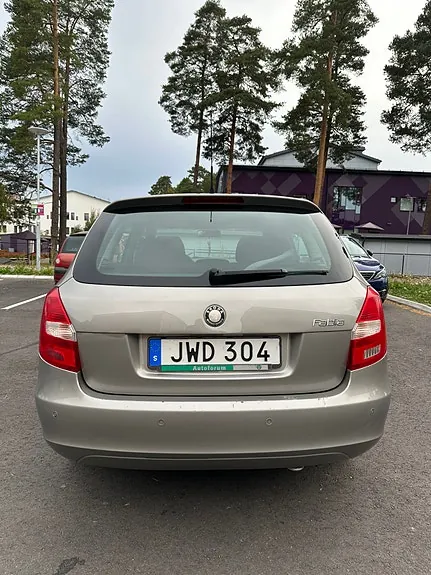 Skoda Fabia 2009 photo 5