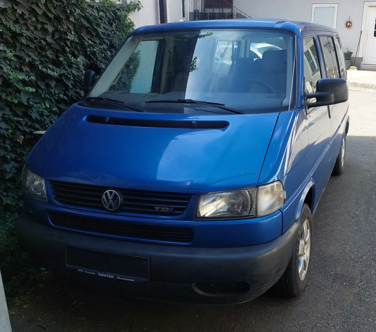 Volkswagen T4 1999 photo 2