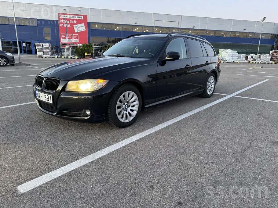 BMW 318D 2009 photo 2