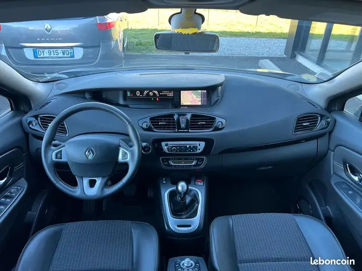 Renault Scenic 2012 photo 4