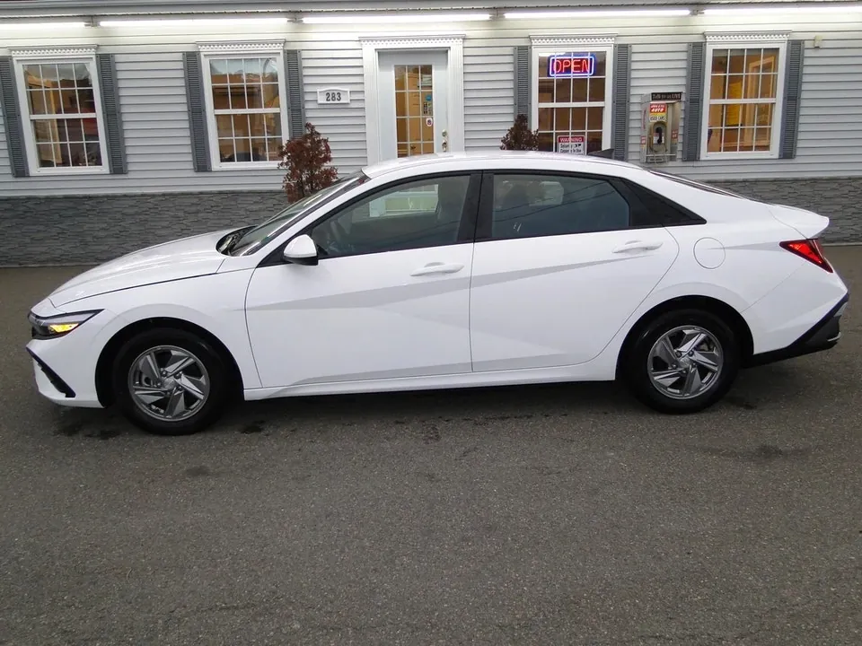 Hyundai Elantra 2022 photo 4