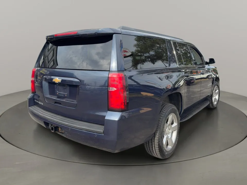 Chevrolet Suburban 2017 photo 5