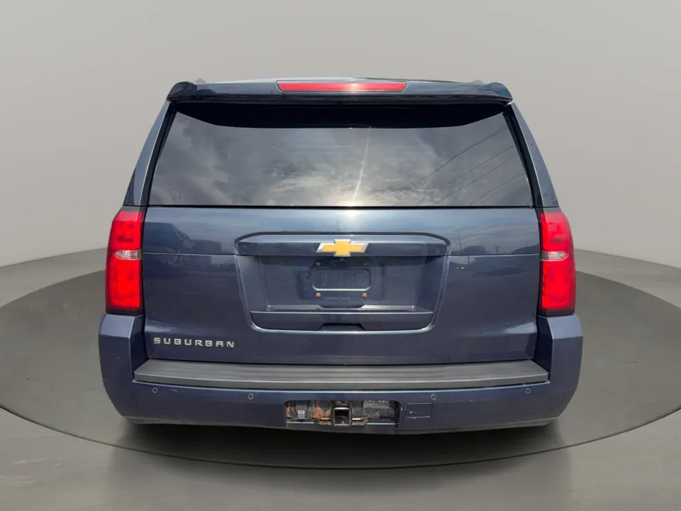 Chevrolet Suburban 2017 photo 4