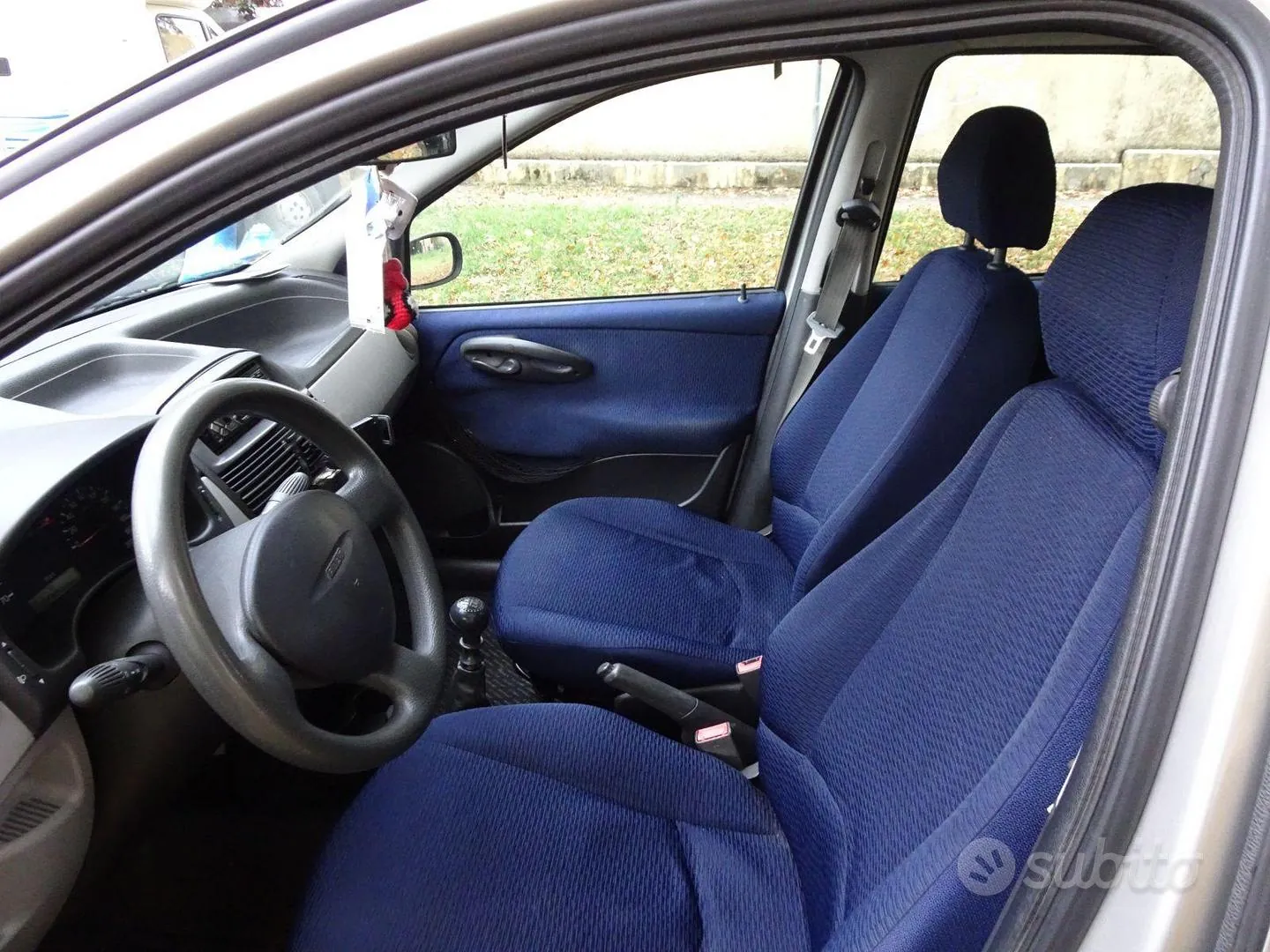 Fiat Punto 1999 photo 3